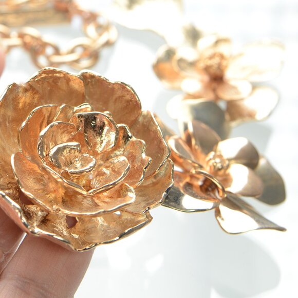 Oscar de la Renta Rose-gold Blooming Bold Flower Collar Necklace - Picture 6 of 11